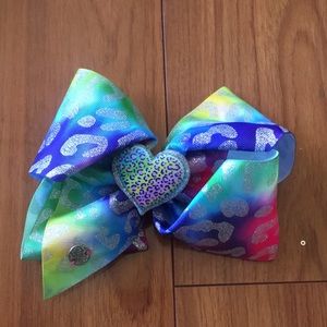Jojo Siwa rainbow heart bow